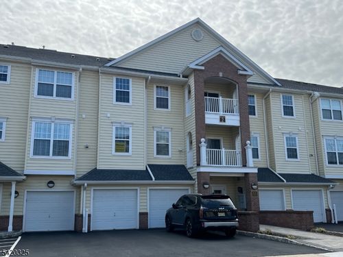 2206 Ambassador Ct, Somerset, NJ, 08873-6094 | Card Image