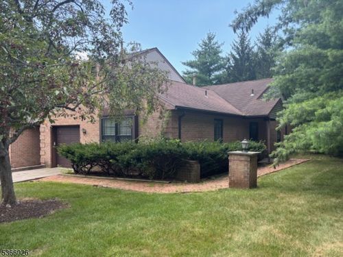 7 Kelly Ct, Lebanon, NJ, 08833-2112 | Card Image