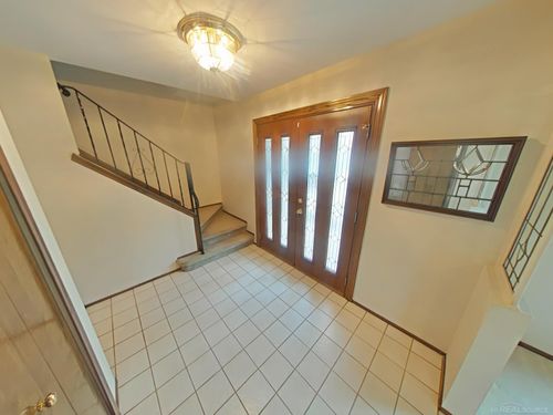 15801 Van Meter Dr, Macomb, MI, 48044-5000 | Card Image