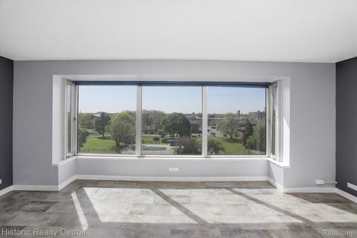 305-1300 E Lafayette St, Detroit, MI, 48207-2918 | Card Image