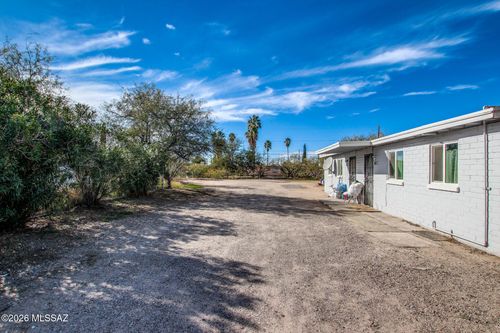 1714 S Jefferson Ave, Tucson, AZ, 85711-5933 | Card Image