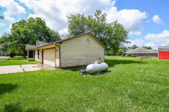 1083 County Road 147, House other with 3 bedrooms, 2 bathrooms and 2 parking in Alvin TX | Image 23