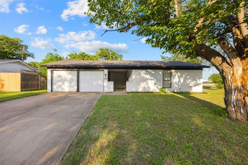 2700 Birch Park Dr, Richland Hills, TX, 76118-6703 | Card Image