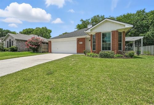 3107 Scenic Glen Dr, Mansfield, TX, 76063-5805 | Card Image