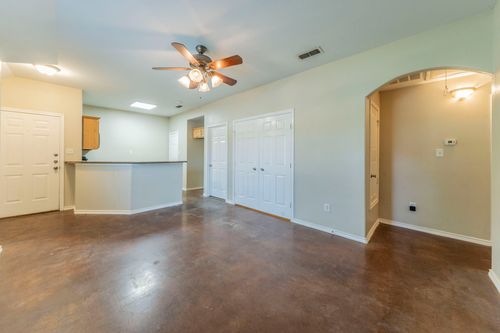 122 Sunburst Ct, Weatherford, TX, 76087-8911 | Card Image