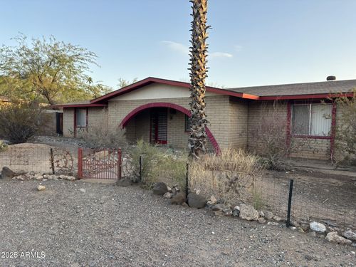1735 E Griswold Rd, Phoenix, AZ, 85020-3927 | Card Image