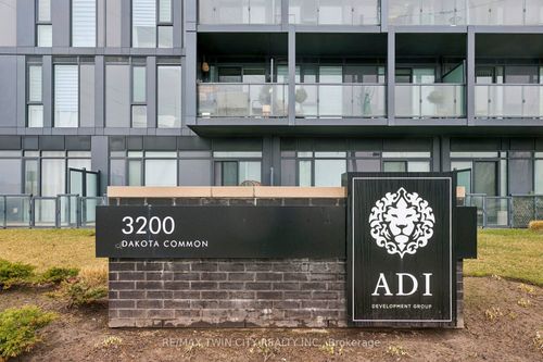 b818-3200 Dakota Common, Burlington, ON, L7M2A7 | Card Image