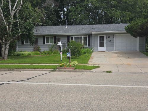 41 E Vista Blvd, MARKESAN, WI, 53946-8526 | Card Image
