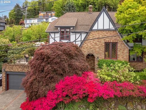 758 Nw Powhatan Ter, Portland, OR, 97210-2731 | Card Image