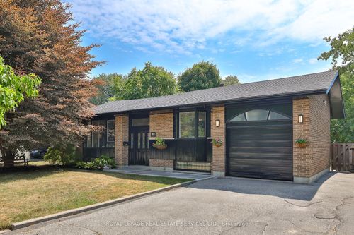 45 Doonaree Dr, North York, ON, M3A1M5 | Card Image