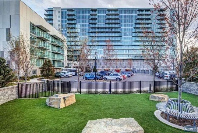 APT-907 - 320 Adolphus Ave, Condo with 2 bedrooms, 3 bathrooms and null parking in Cliffside Park NJ | Image 23