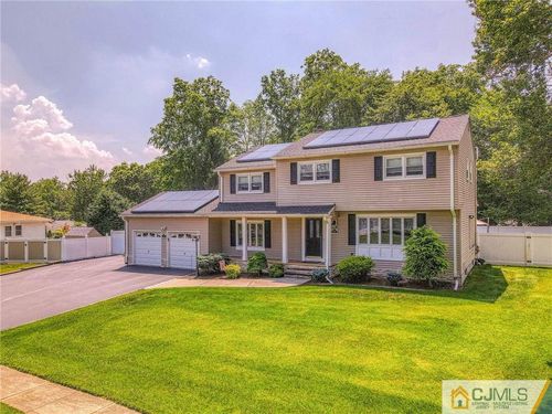 1077 Hillside Dr, North Brunswick, NJ, 08902-3213 | Card Image