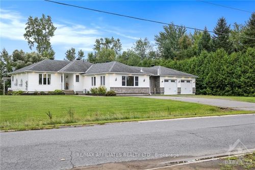 2120 Paul Dr, Bourget, ON, K0A1E0 | Card Image
