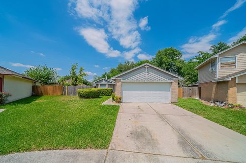 3922 Whitchurch Dr, Houston, TX, 77066-4535 | Card Image