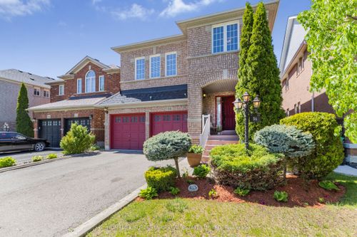 56 Lockheed Cres, Brampton, ON, L7A3G4 | Card Image