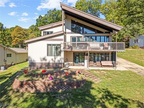 158 W Mohawk Dr, Malvern, OH, 44644-9605 | Card Image