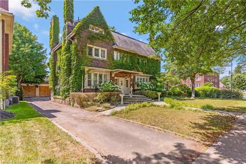 122 Dufferin Ave, Brantford, ON, N3T4R1 | Card Image