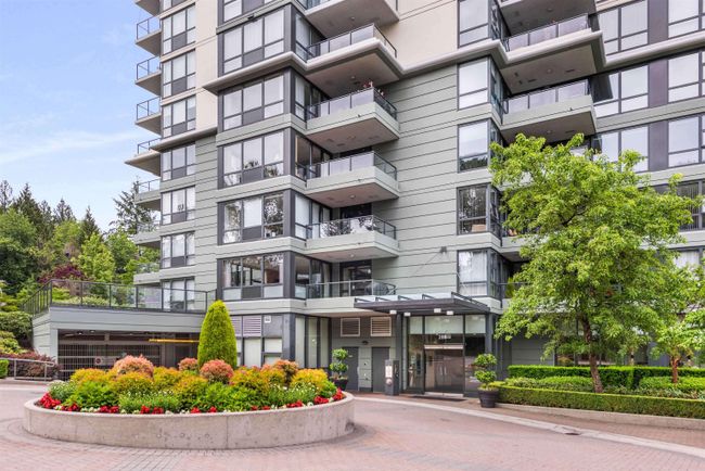 2202 - 288 Ungless Way, Condo with 3 bedrooms, 2 bathrooms and 2 parking in Port Moody BC | Image 1