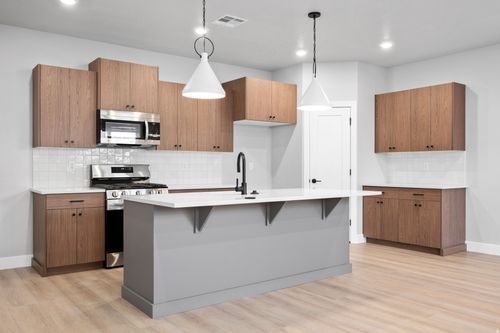 97-3999 E Fossil Way, Washington, UT, 84780-8821 | Card Image