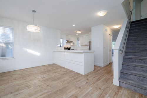 140 Shoreline Cir, Port Moody, BC, V3H5B3 | Card Image