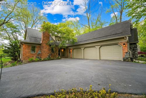 21734 Beauford Ln, Northville, MI, 48167-9083 | Card Image