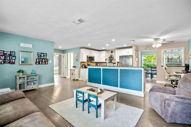 1092 Sousa Dr, House other with 2 bedrooms, 2 bathrooms and null parking in LARGO FL | Image 5
