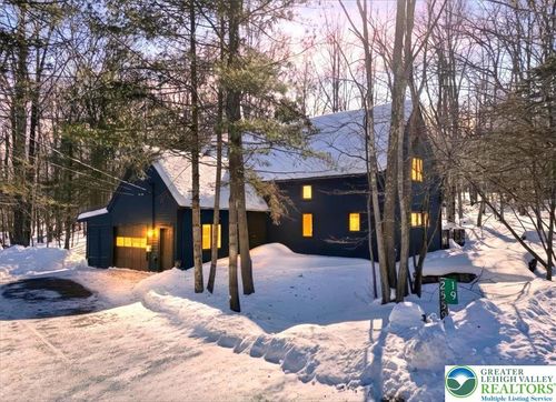 19 Oak Cir, Lake Ariel, PA, 18436 | Card Image