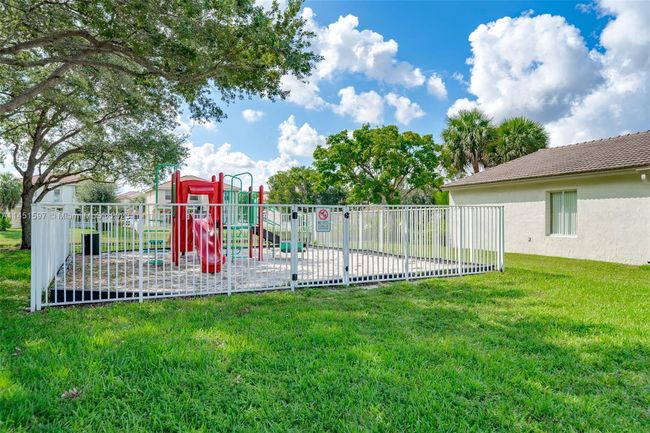 13323 Sw 44th St, House other with 3 bedrooms, 2 bathrooms and null parking in Miramar FL | Image 34
