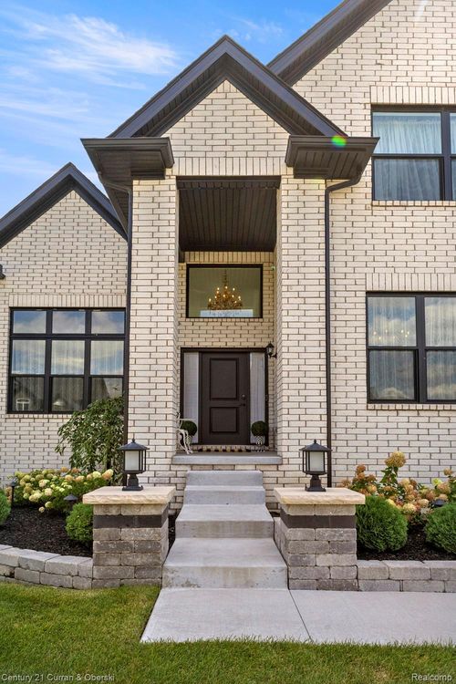 14079 Cobblestone Ct, Van Buren Twp, MI, 48111-2176 | Card Image