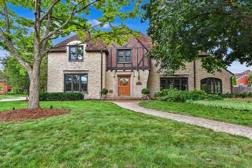 660 Honey Creek Parkway, Wauwatosa, WI, 53213 | Card Image