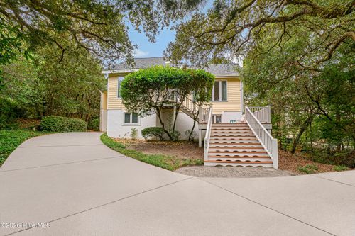 579 Coral Ridge Rd, Pine Knoll Shores, NC, 28512-6901 | Card Image
