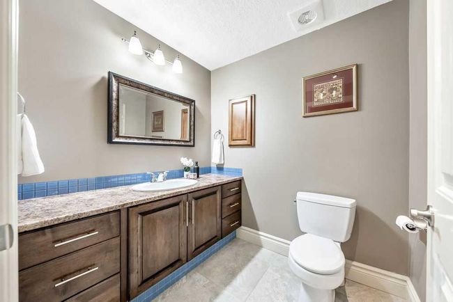 169 Signature Way Sw, House other with 5 bedrooms, 4 bathrooms and 4 parking in Calgary AB | Image 39