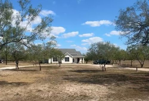 570 County Road 137, Alice, TX, 78332-7857 | Card Image