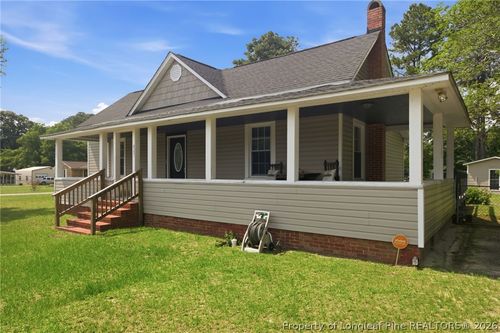 423 E Edinborough Ave, Raeford, NC, 28376-2949 | Card Image