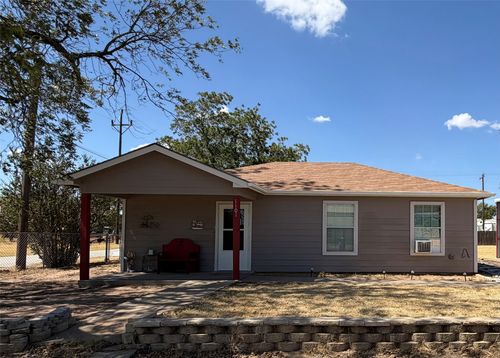 1101 N Stratton St, Seymour, TX, 76380-4333 | Card Image