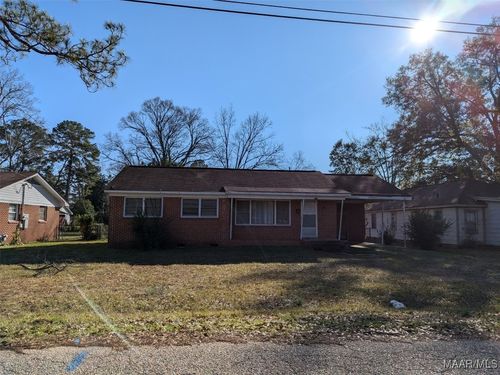 404 4th Ave, Selma, AL, 36701-6211 | Card Image