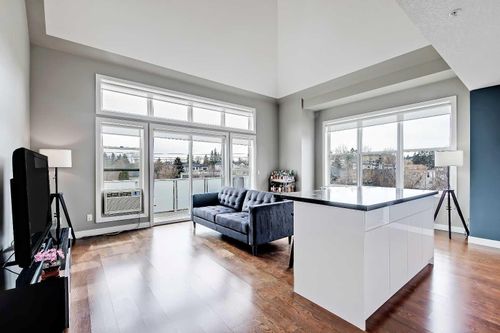 202 - 1505 27 Avenue Sw, Home with 2 bedrooms, 2 bathrooms and 2 parking in Calgary AB | Card Image