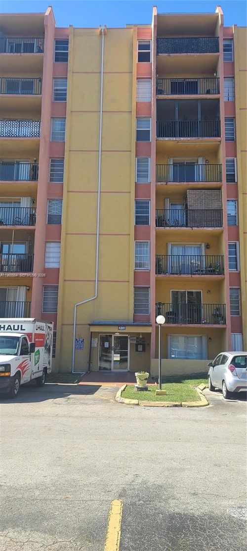 16-4801 Nw 7th St, Miami, FL, 33126-2167 | Card Image