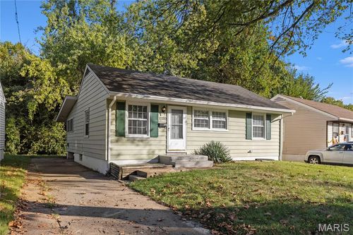 10326 Ross Cir, Saint Louis, MO, 63137-4129 | Card Image