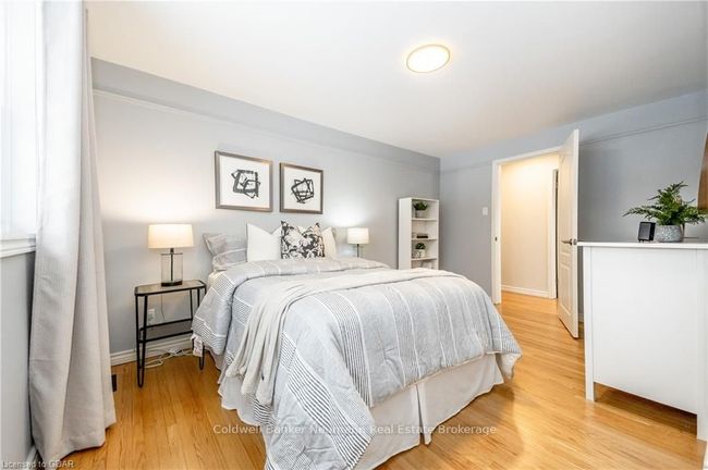 18 Crestwood Dr, House other with 3 bedrooms, 2 bathrooms and 4 parking in Cambridge ON | Image 23