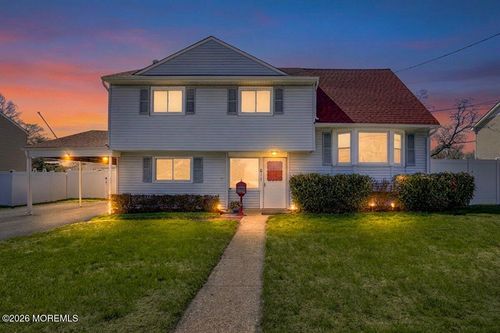 611 Laurel Ave, Hazlet, NJ, 07730-2628 | Card Image