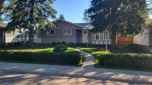 14 West Glen Crescent Sw, Calgary, AB, T3C2X4 | Card Image