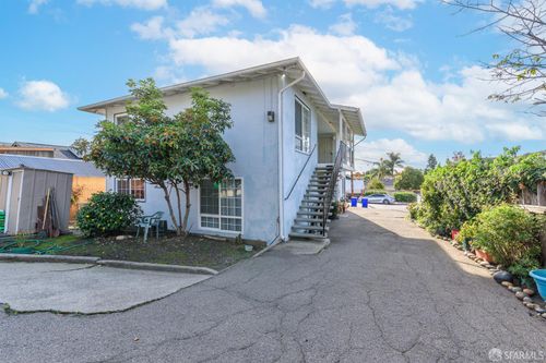 16526-16520-16526 Los Banos St, Ashland, CA, 94578-2304 | Card Image