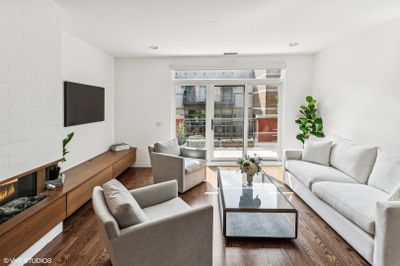 201 - 1414 N Wells Street, Condo with 2 bedrooms, 1 bathrooms and 1 parking in Chicago IL | Image 3