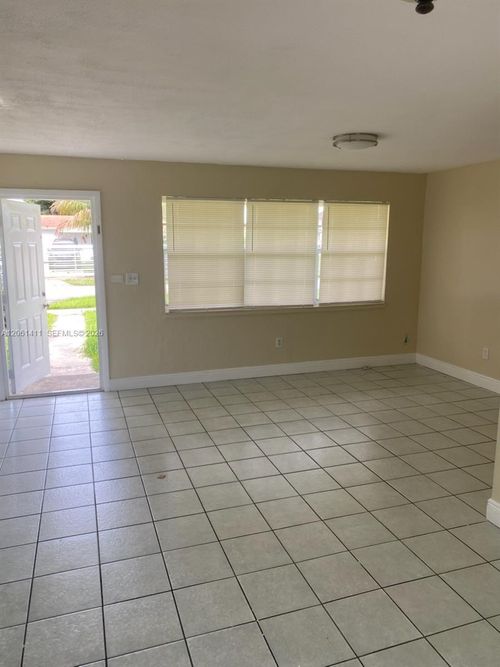 69-27922 Sw 130th Ct, Homestead, FL, 33032-8548 | Card Image