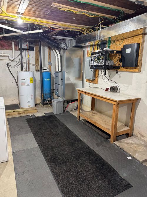 60 Route 103, Sunapee, NH, 03782-3512 | Card Image