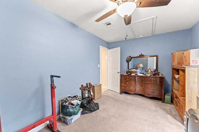 300 Walker St, House other with 3 bedrooms, 2 bathrooms and 1 parking in Smithville TX | Image 14