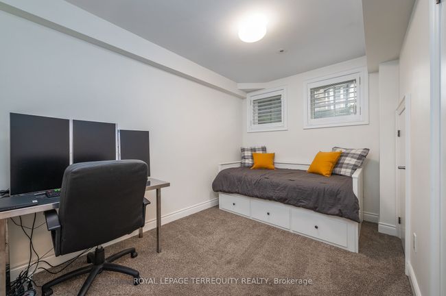 8 - 245 Van Dusen Blvd, House attached with 3 bedrooms, 3 bathrooms and null parking in Etobicoke ON | Image 35