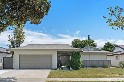 15842 Belfast Ln, Huntington Beach, CA, 92647-3104 | Card Image