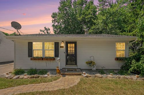 147 Cherry St, Sparta, MI, 49345-1162 | Card Image